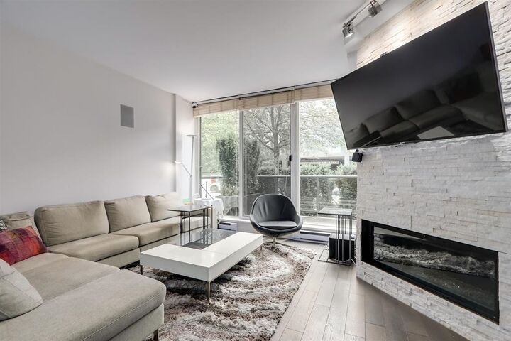 Property Photo:  1405 W 7th Avenue  BC V6H 4H4 