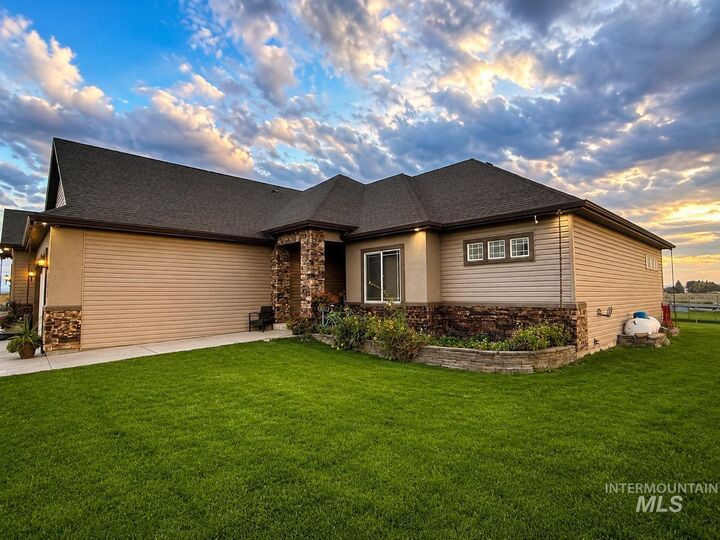 Property Photo: 355 14th St ID 83336