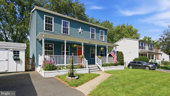 Property Photo: 5633 Roundtree Drive VA 22193