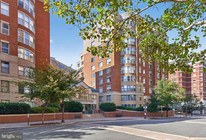 Property Photo:  3830 9th Street N 207W  VA 22203 