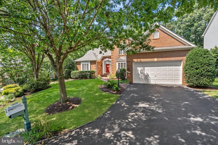Property Photo:  18403 Kingsmill Street  VA 20176 