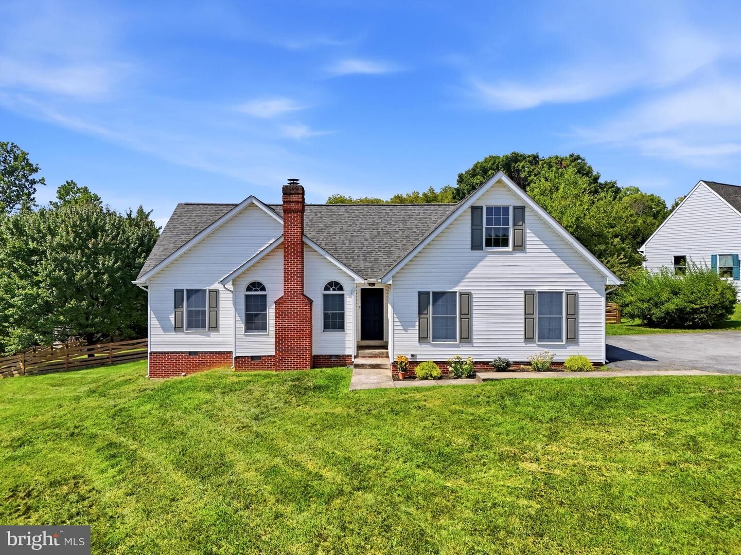 Property Photo: 206 Vista Court WV 25414
