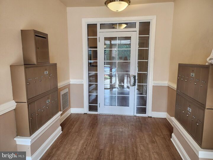 Property Photo:  2805 Forest Run Drive 2-205  MD 20747 