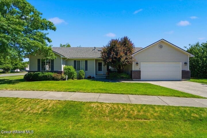 Property Photo:  2860 N Top Flight Dr  ID 83854 