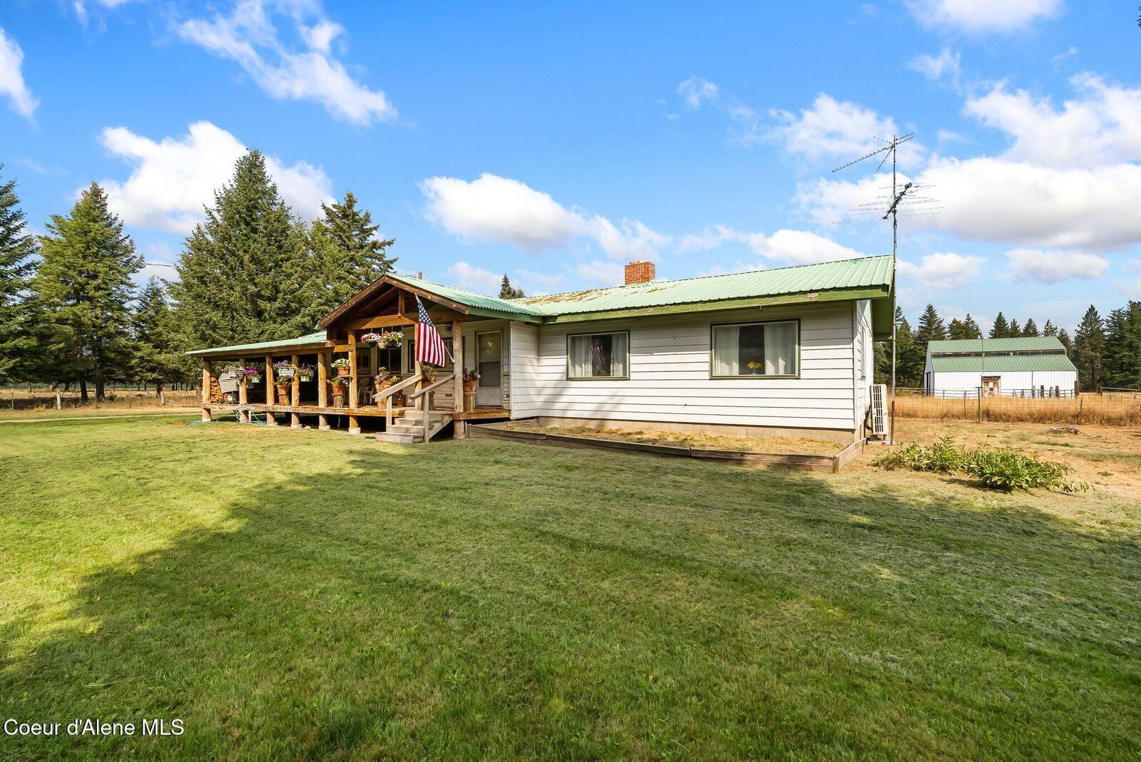 Property Photo:  2081 Kendall Rd  ID 83856 