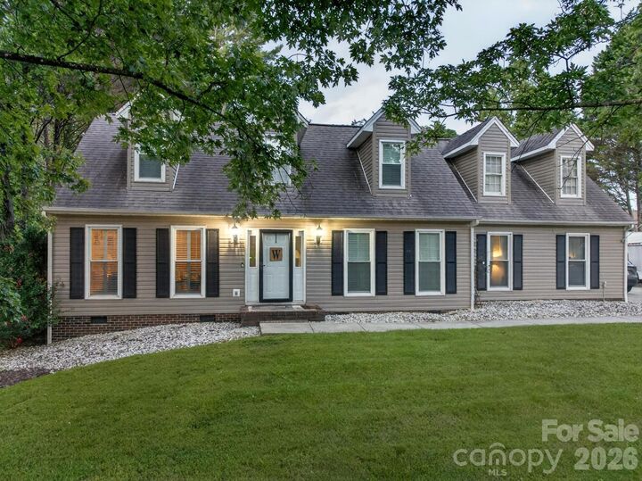 Property Photo:  922 Plantation Drive  NC 28645 