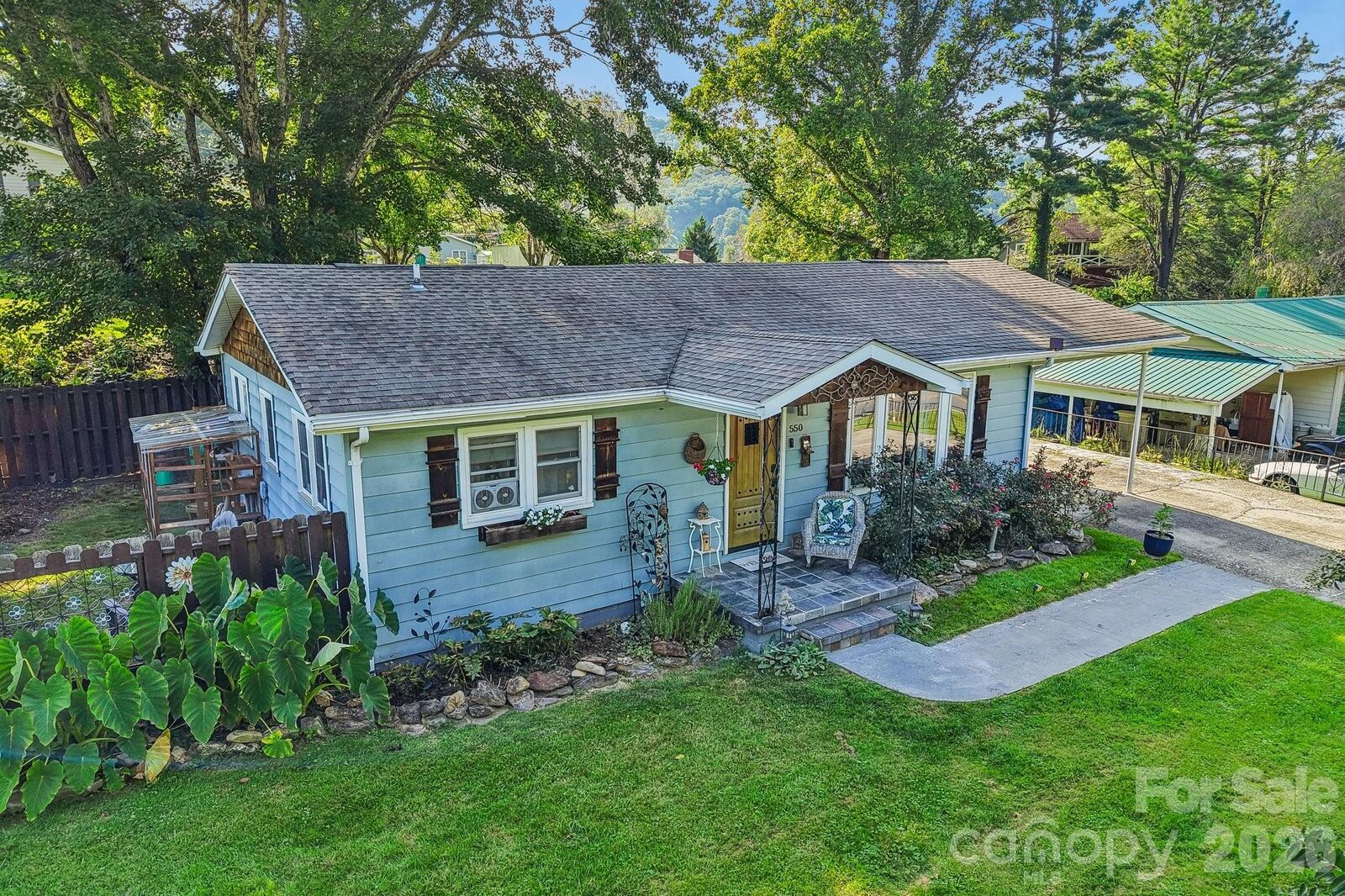 Property Photo:  550 Lickstone Road  NC 28786 