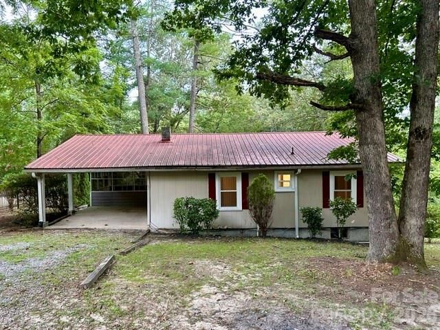Property Photo:  62 Kinard Lane  NC 28766 