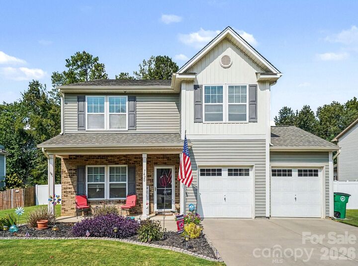 Property Photo:  7420 Edgefield Court  NC 28104 