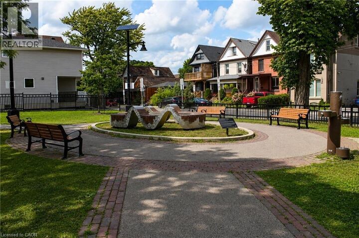 Property Photo:  56 North Wentworth Street 1  ON L8L 5V4 