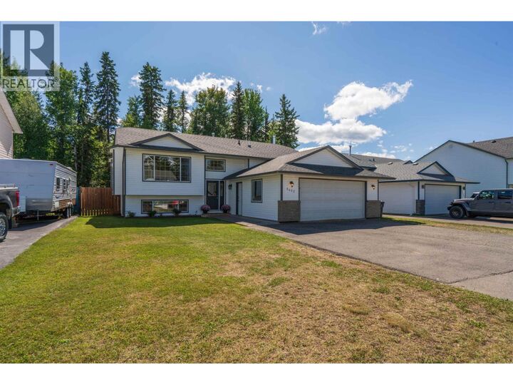5423 Woodoak Crescent — photo 1