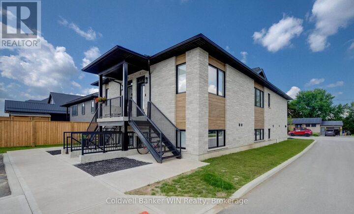 Property Photo: 440 Wellington Street East 3 ON N0G 2L2