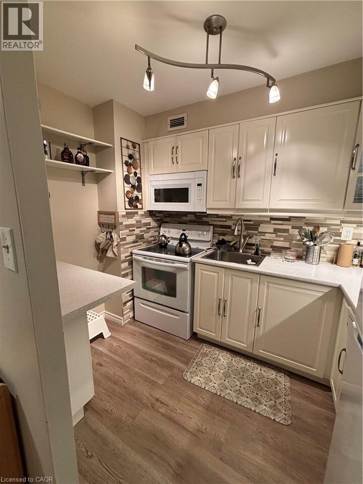 Property Photo:  975 Warwick Court 205  ON L7T 3Z7 