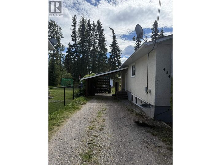 Property Photo:  454 8th Avenue  BC V0J 1E0 
