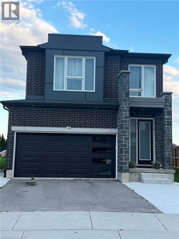 Photo de la propriété: 99 Saddlebrook Court ON N2R 0P6