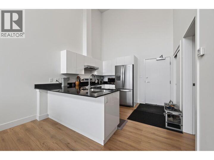 Property Photo:  444 St Paul Street 621  BC V2C 2J6 