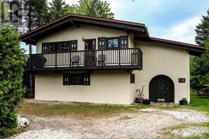 118 Campbell Crescent — photo 1
