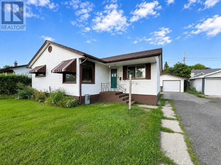 Property Photo: 412 James Street S ON P7E 2V5