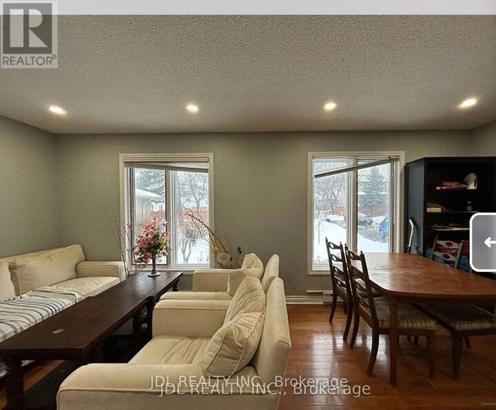 Property Photo: 110 Robinson St Street ON L3P 1P1