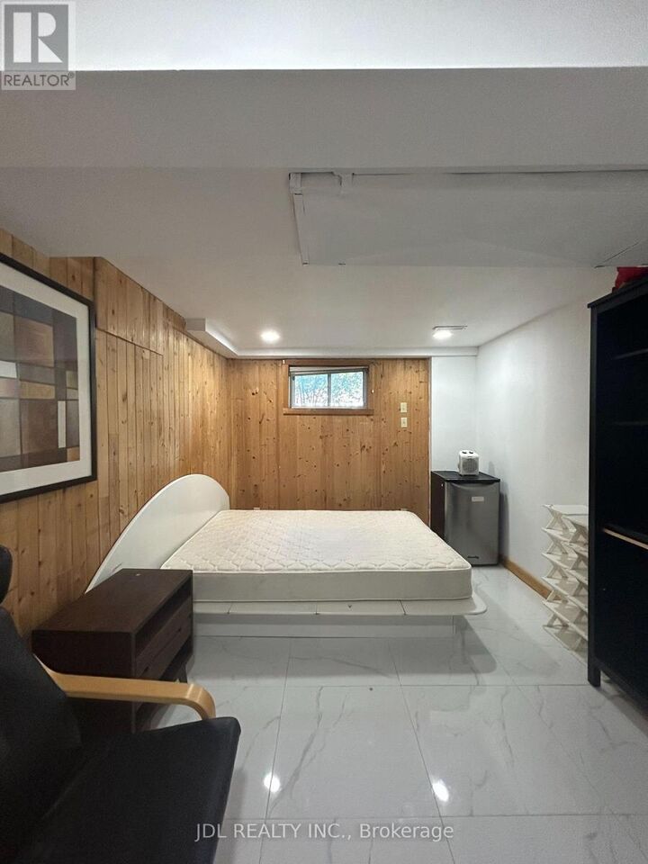 Property Photo: 110 Robinson St Street ON L3P 1P1