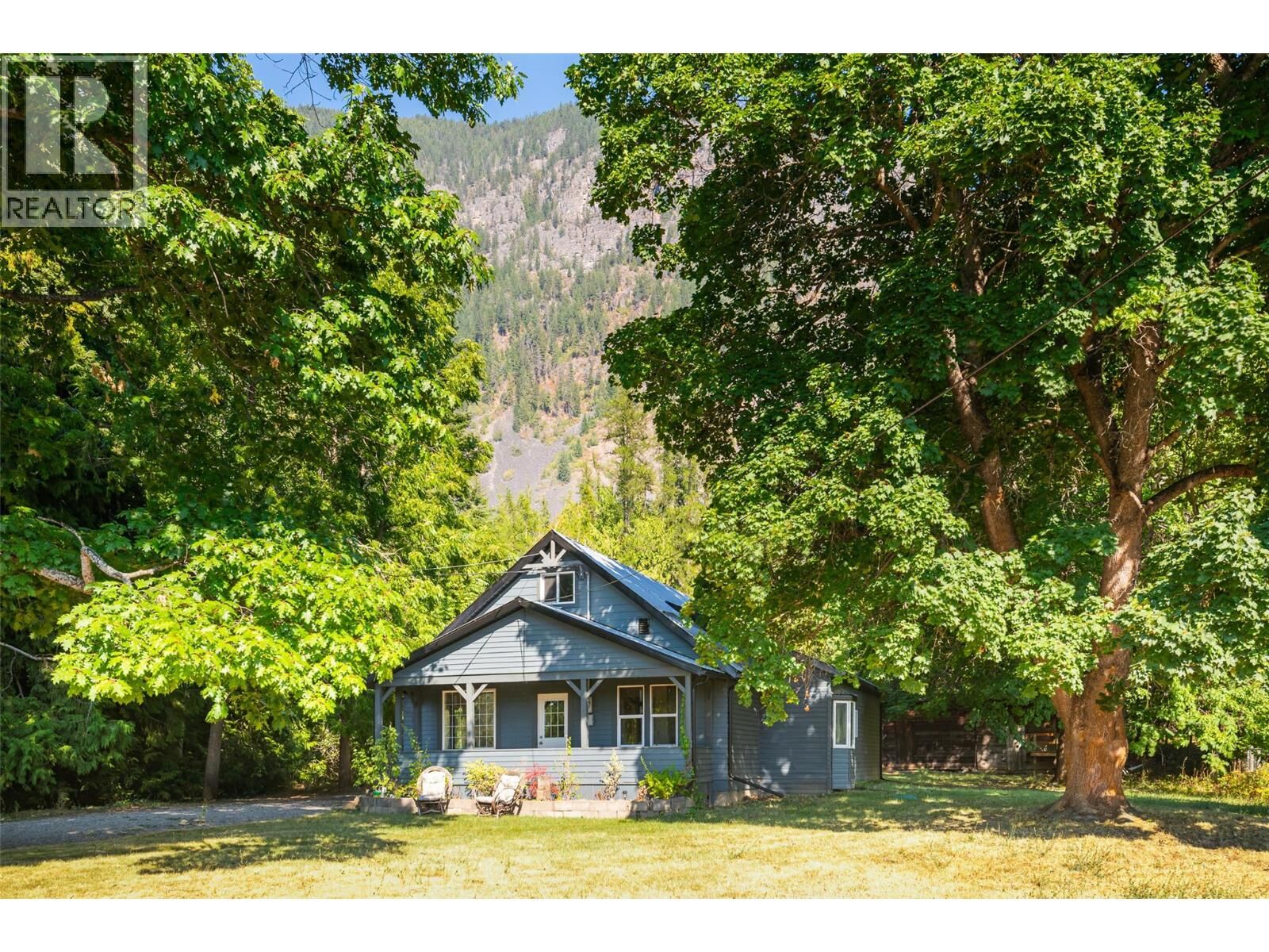 Property Photo: 4638 Samuelson Road BC V0B 1C1