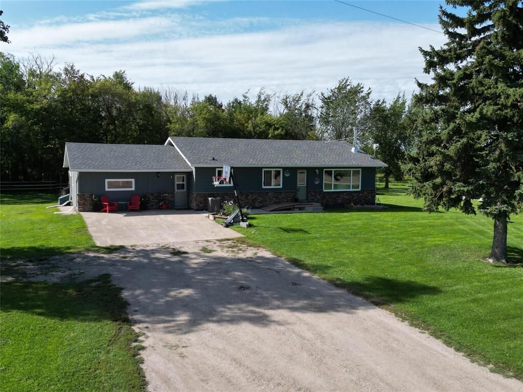 Property Photo: 99084 10N Road MB R0K 1G0
