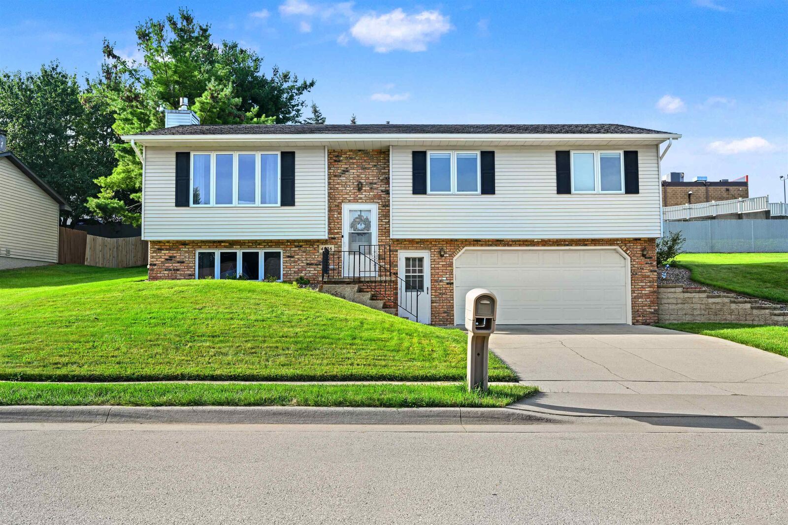 Property Photo: 4836 Embassy Court IA 52002