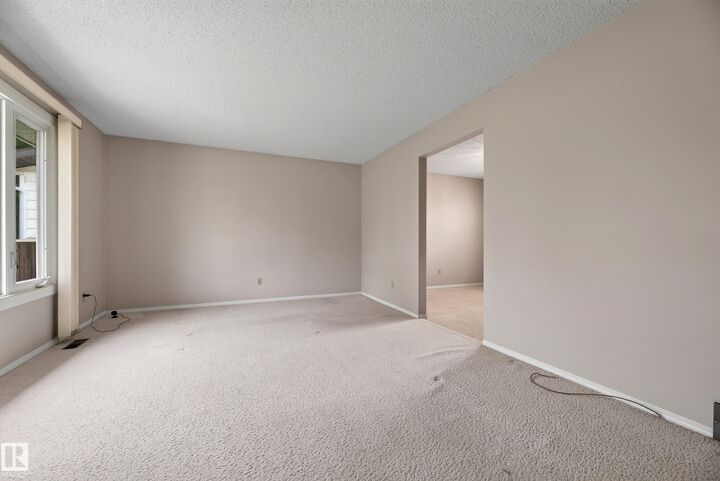 Property Photo:  11607 139 Avenue NW  AB T5X 3L3 