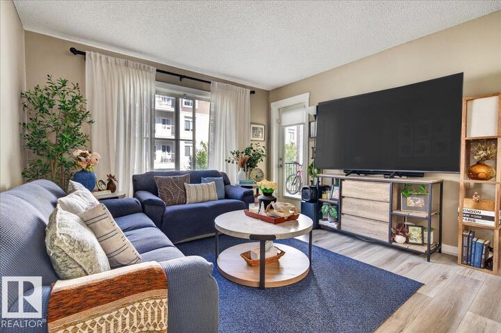 Property Photo: 5804 Mullen Place NW 207 AB T6R 0W3