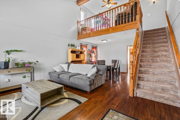 Photo de la propriété: 8015 158 Avenue NW AB T5Z 2T7