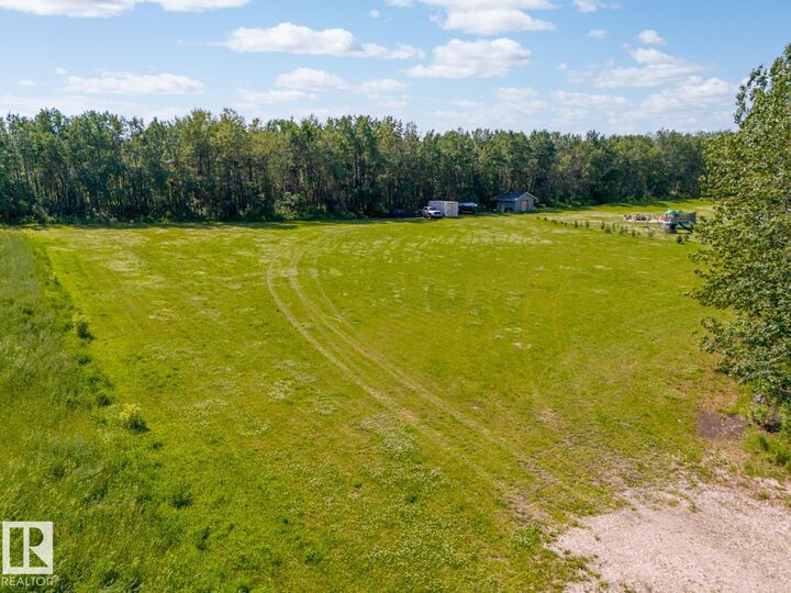 Property Photo: 42011 Twp Rd 624 23 AB T9M 1P2