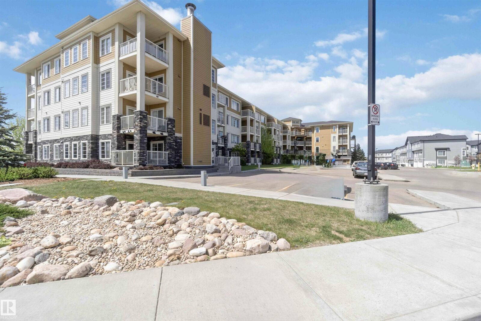 Property Photo:  3670 139 Avenue NW 411  AB T5Y 3N5 