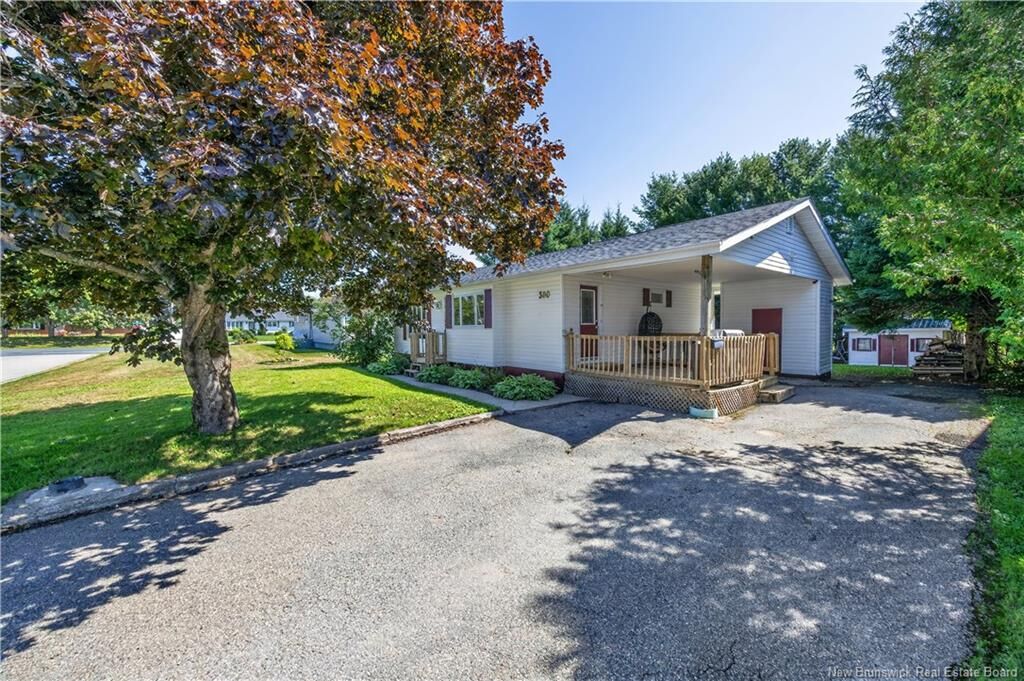 Property Photo:  380 Sunset Avenue  NB E1V 1A4 