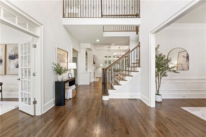 Property Photo: 405 The Hermitage Drive GA 30004