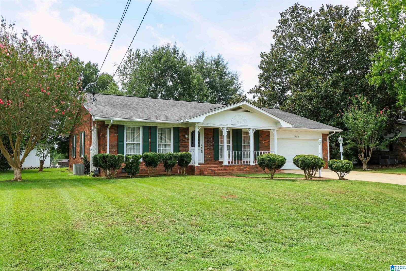 Property Photo: 4116 Brierwood Lane AL 36207