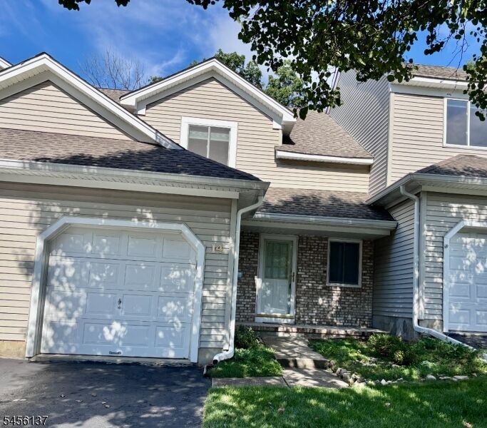 Property Photo:  14 Pale Star Ct  NJ 07419 