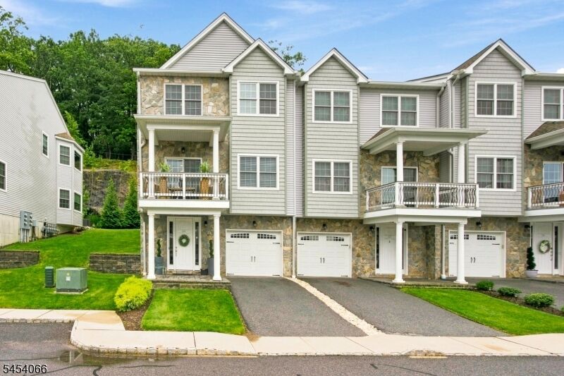 Property Photo:  59 Halina Ln  NJ 07405 