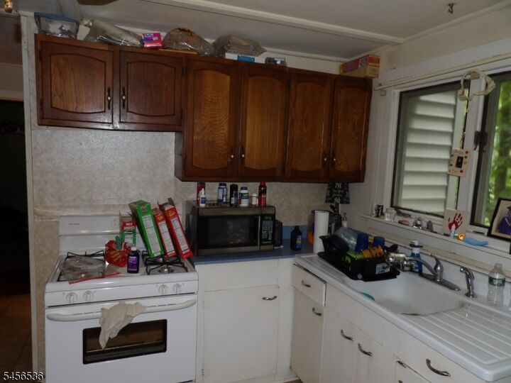 Property Photo:  2 Hasbrouck Ave 1  NJ 07405 