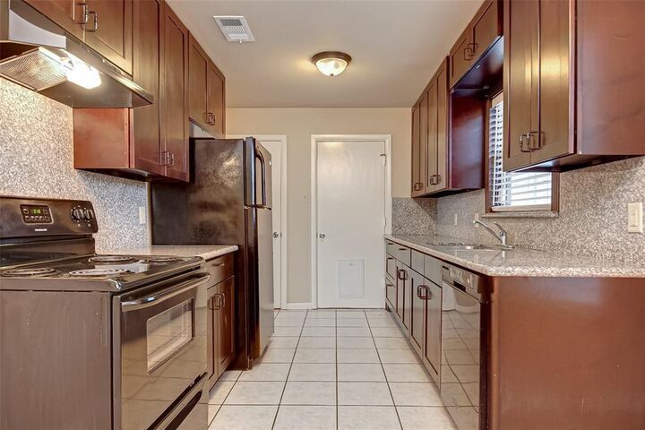 Property Photo:  8518 Forum Drive  TX 77055 