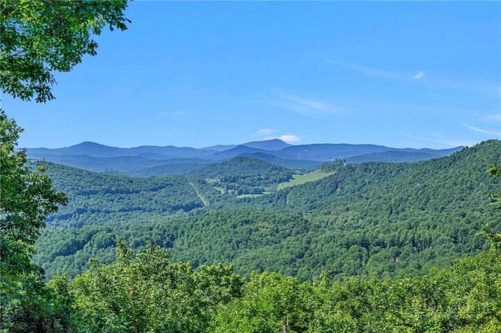 Property Photo: 199 Sundance Road NC 28684