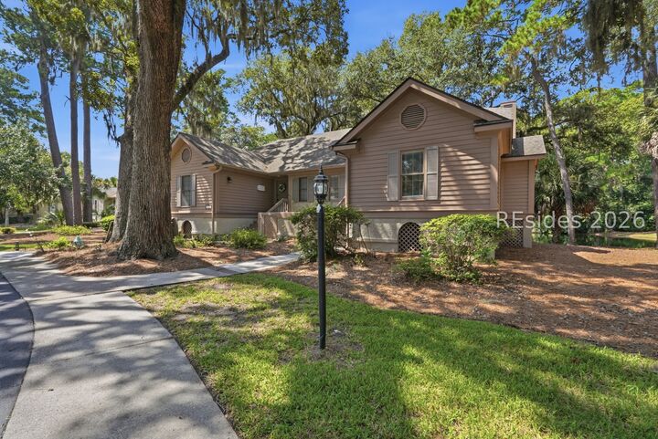 Property Photo:  