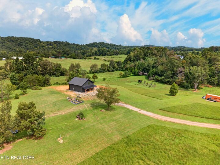 Property Photo: 1755 Sunnydale Rd TN 37743