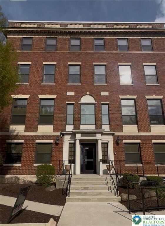 Property Photo:  528 N New Street 19  PA 18018 