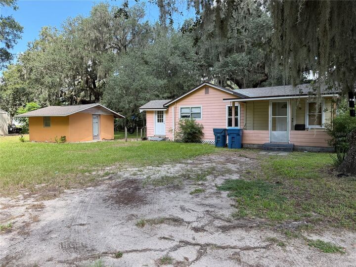 Property Photo: 815 N Orange Avenue FL 33841