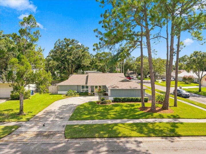 Property Photo:  4606 Laver Court  FL 33624 