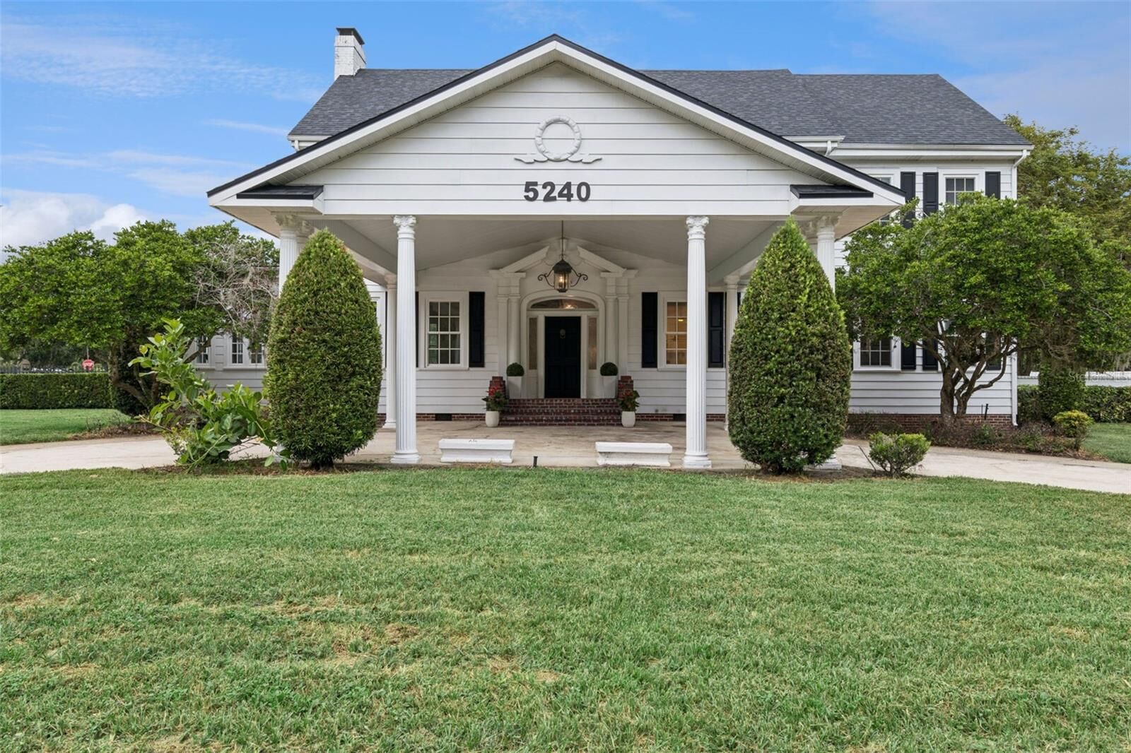 Property Photo: 5240 Alleman Drive FL 32809