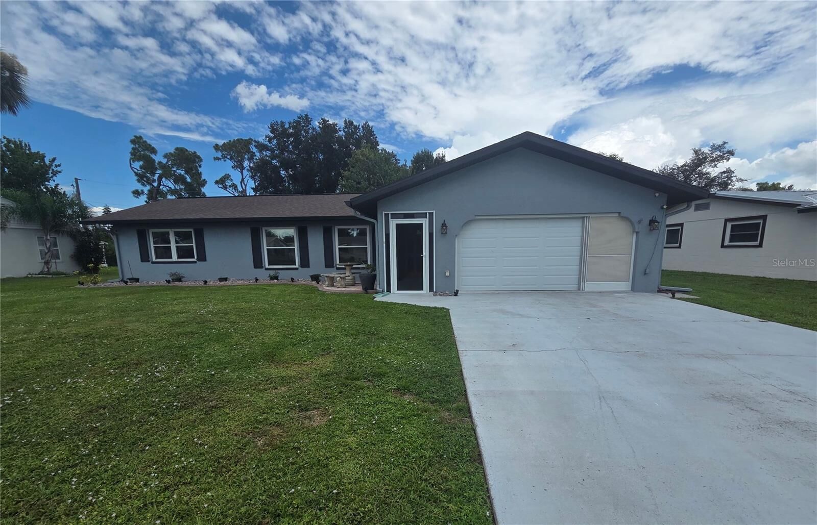 Property Photo:  509 Reading Street NW  FL 33952 
