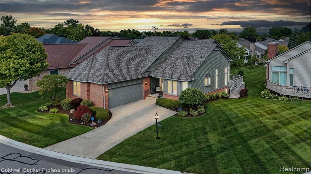 Property Photo:  57140 Copper Creek Drive  MI 48094 3804 