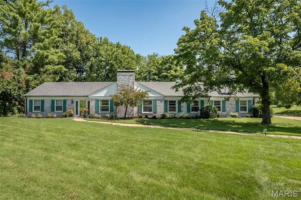 Property Photo:  22 Marsally Drive  MO 63131 
