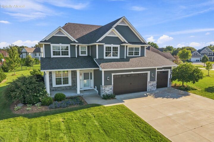 Property Photo: 1815 E Lilac Ln WI 53154
